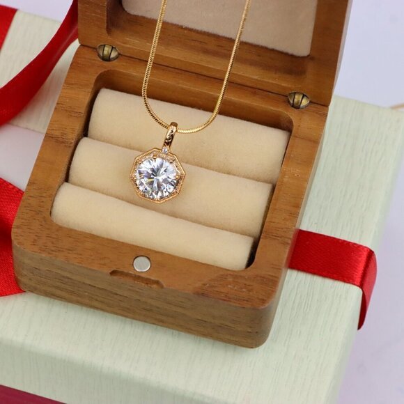 "Gold-Plated White Pendant Necklace with Sparkling Center Stone, XPPT1393 - Picture 10 of 13